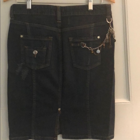 Never worn! Karen Millen jean skirt with chain - Picture 6 of 8